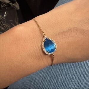 Elegant Blue Teardrop Bracelet adjustable